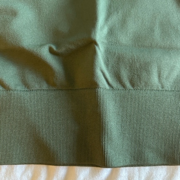 BUNDLE (2) Aerie Offline Small Sidewalk Seamless Short Sleeve Cropped Shirt - Picture 5 of 7